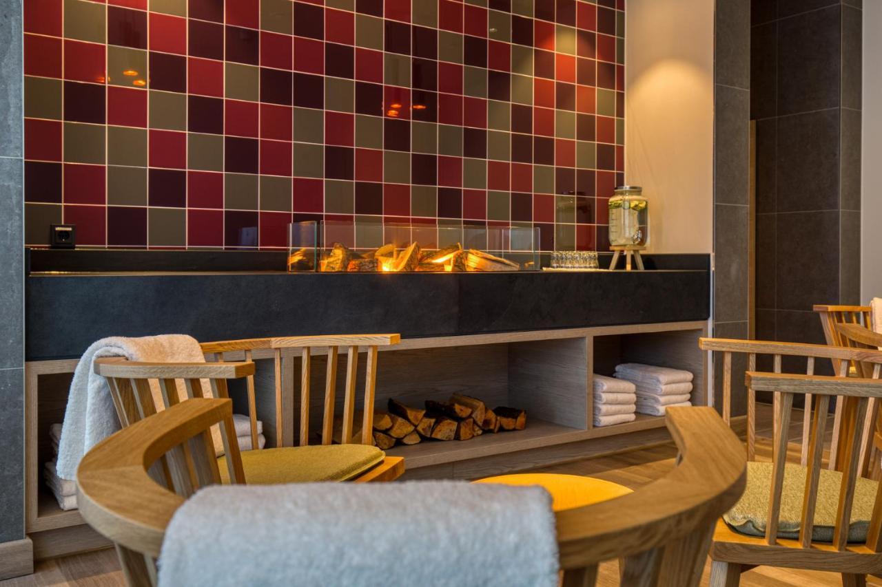 Intercityhotel Berlin Airport Ber Terminal 1 & 2 Schönefeld Exterior foto "The fireplace is a highlight of the spa."